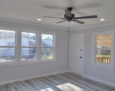 415 Perkins Avenue - Photo Thumbnail 8