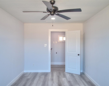 415 Perkins Avenue - Photo Thumbnail 21