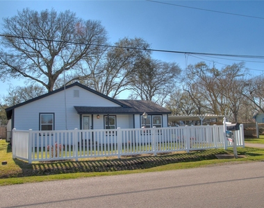 415 Perkins Avenue - Photo Thumbnail 1