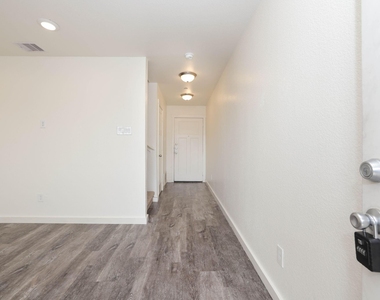 21155 Gosling Road - Photo Thumbnail 3