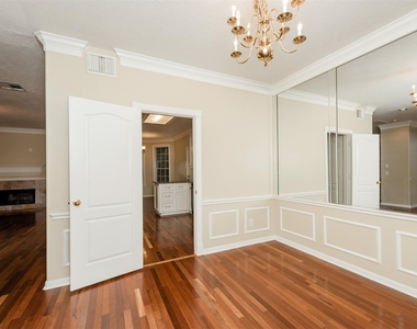 215 Sunset Ridge - Photo Thumbnail 2