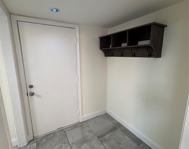 4512 Dickson Street - Photo Thumbnail 4