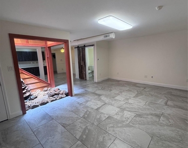 4512 Dickson Street - Photo Thumbnail 27