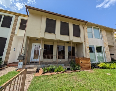 4512 Dickson Street - Photo Thumbnail 33