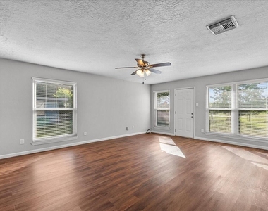 3206 Wavecrest Street - Photo Thumbnail 24