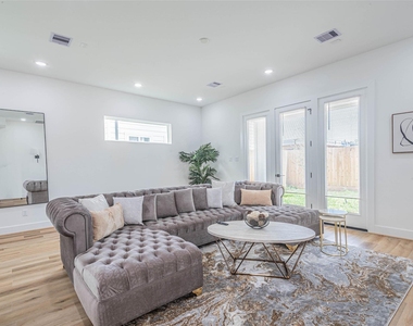 3505 Ennis Street - Photo Thumbnail 6