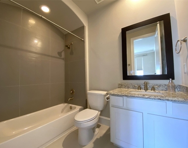 2711 Cohn Arbor Lane - Photo Thumbnail 36