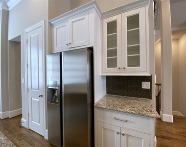 2711 Cohn Arbor Lane - Photo Thumbnail 17