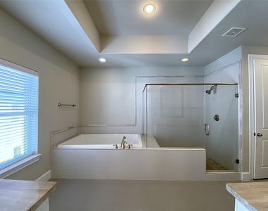 2711 Cohn Arbor Lane - Photo Thumbnail 27