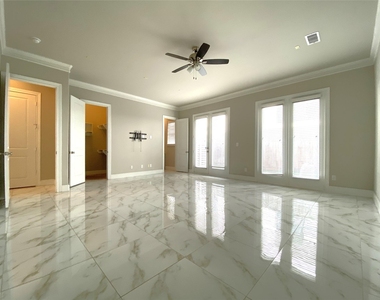 2711 Cohn Arbor Lane - Photo Thumbnail 6