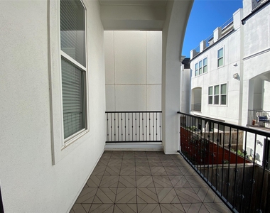 2711 Cohn Arbor Lane - Photo Thumbnail 13