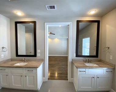 2711 Cohn Arbor Lane - Photo Thumbnail 28