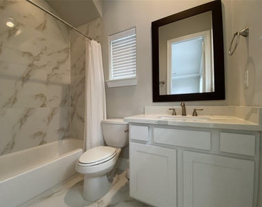 2711 Cohn Arbor Lane - Photo Thumbnail 8