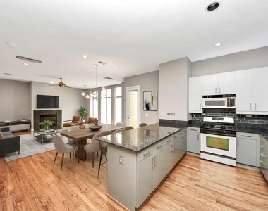 1112 Columbus Street - Photo Thumbnail 11