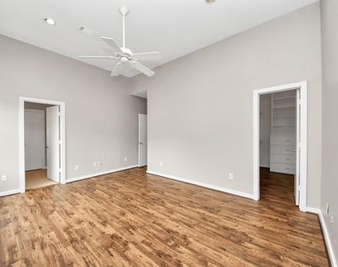 1112 Columbus Street - Photo Thumbnail 22