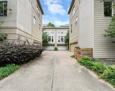 1112 Columbus Street - Photo Thumbnail 31