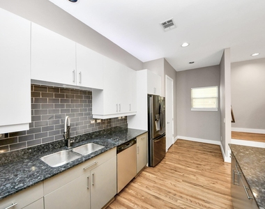 1112 Columbus Street - Photo Thumbnail 13