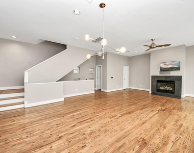1112 Columbus Street - Photo Thumbnail 10