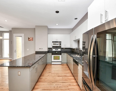 1112 Columbus Street - Photo Thumbnail 12