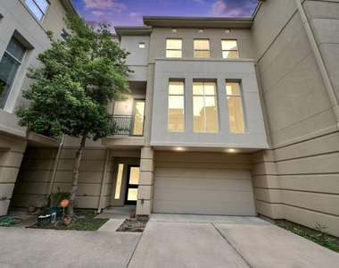 1112 Columbus Street - Photo Thumbnail 1