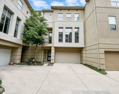 1112 Columbus Street - Photo Thumbnail 3