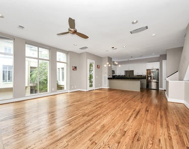 1112 Columbus Street - Photo Thumbnail 19