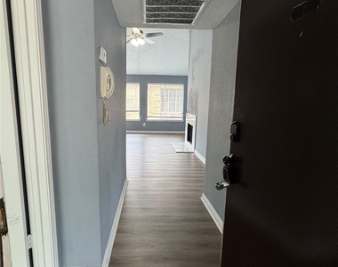 12100 Overbrook Lane - Photo Thumbnail 3