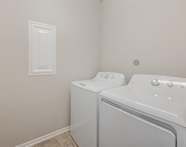 9526 Bonbrook Bend Lane - Photo Thumbnail 32
