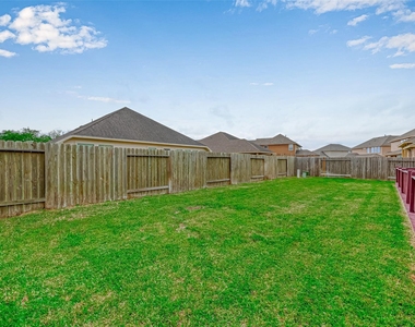 9526 Bonbrook Bend Lane - Photo Thumbnail 35