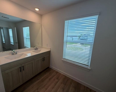 2150 Olivos St - Photo Thumbnail 11