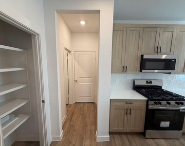 2150 Olivos St - Photo Thumbnail 7