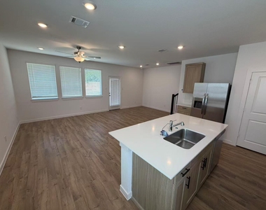 2150 Olivos St - Photo Thumbnail 5