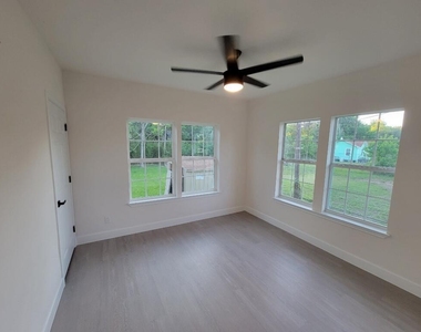 4505 Kress Street - Photo Thumbnail 4