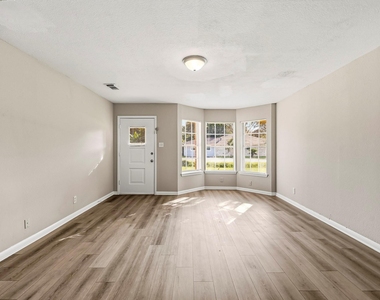 807 Texas Avenue - Photo Thumbnail 3