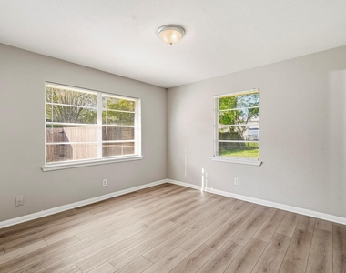 807 Texas Avenue - Photo Thumbnail 9