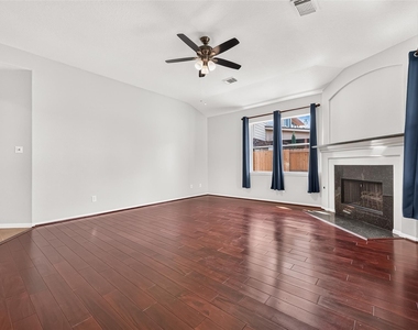 405 Wickford Court - Photo Thumbnail 16