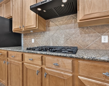 405 Wickford Court - Photo Thumbnail 24