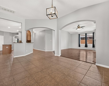405 Wickford Court - Photo Thumbnail 18