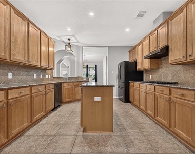 405 Wickford Court - Photo Thumbnail 23