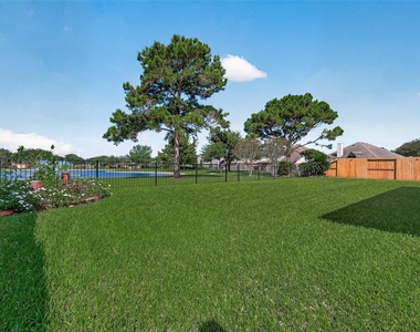 405 Wickford Court - Photo Thumbnail 44