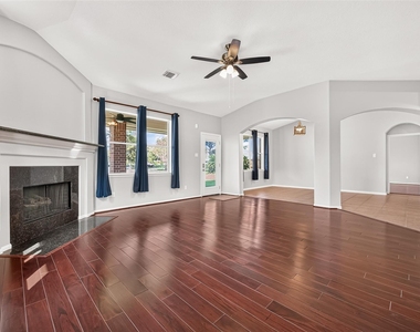 405 Wickford Court - Photo Thumbnail 14
