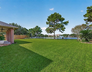 405 Wickford Court - Photo Thumbnail 45