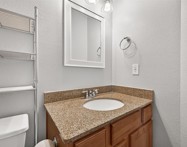 405 Wickford Court - Photo Thumbnail 32