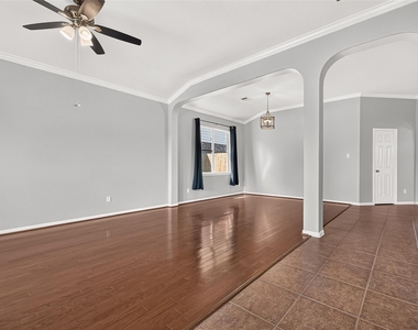 405 Wickford Court - Photo Thumbnail 4