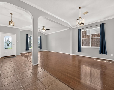 405 Wickford Court - Photo Thumbnail 7