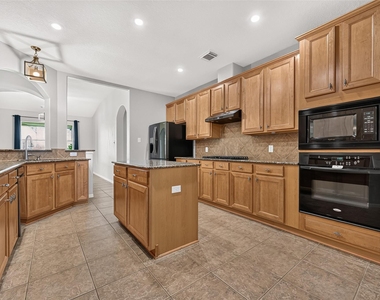 405 Wickford Court - Photo Thumbnail 22