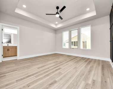 5315 Jesselton Lane - Photo Thumbnail 16