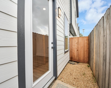 5315 Jesselton Lane - Photo Thumbnail 24