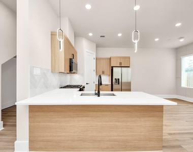 5315 Jesselton Lane - Photo Thumbnail 8