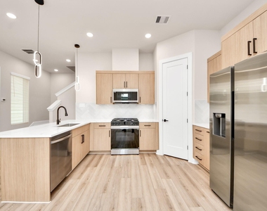 5315 Jesselton Lane - Photo Thumbnail 2